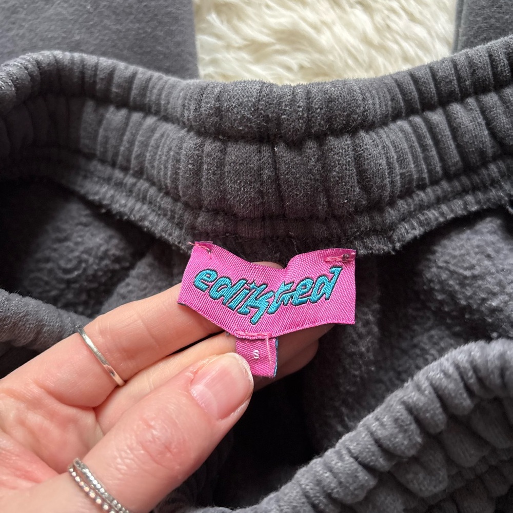 Edikted Gray Joggers with Pink Bows - Picture 2 of 16